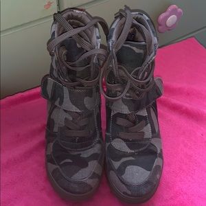 Army green wedge bootie